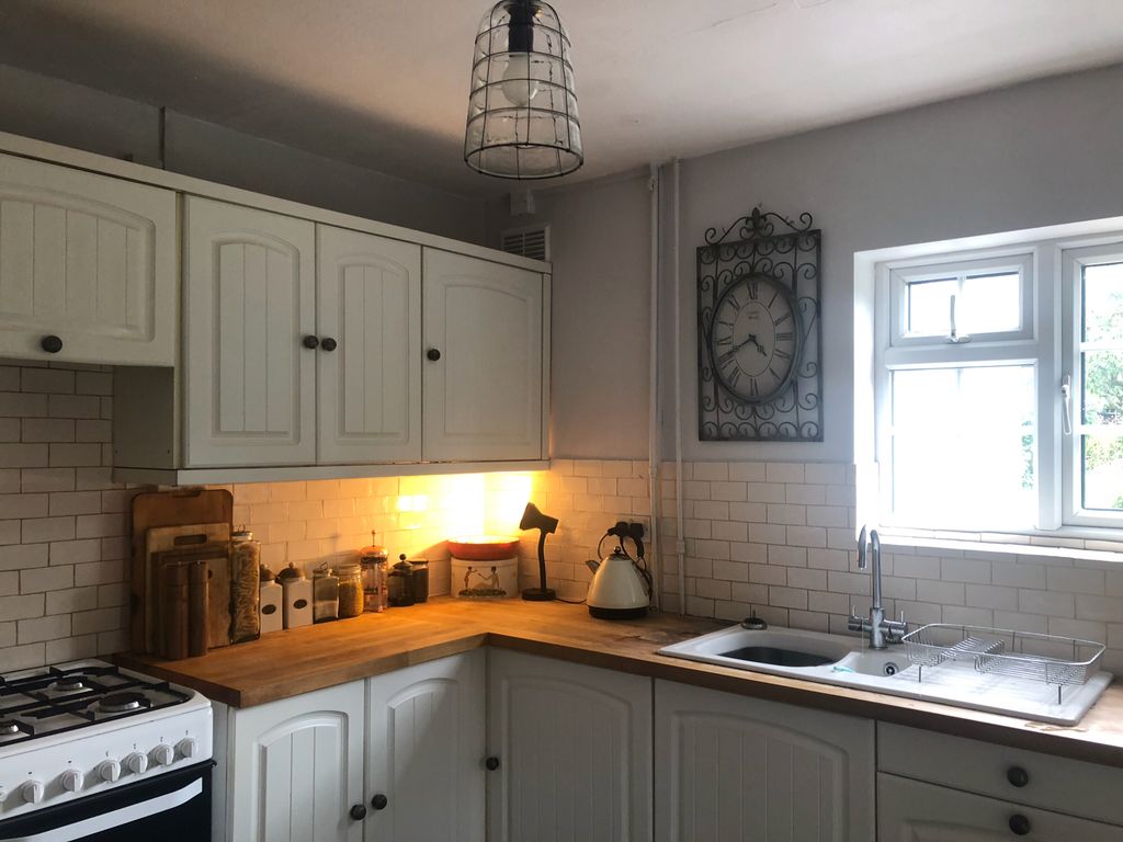 Roman Way, Farnham GU9  