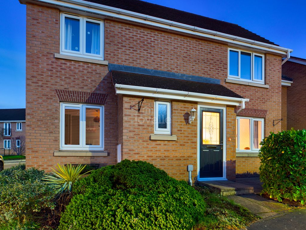 4 bed detached house for sale in Sunningdale Way, Gainsborough DN21