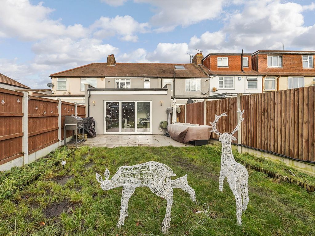 3 bed terraced house for sale in Chase Cross Road, Romford RM5, £