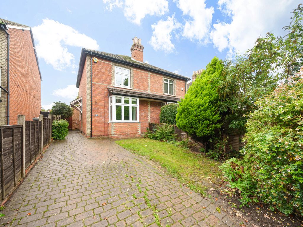 3 bed semidetached house for sale in Spinney Hill, Addlestone, Surrey