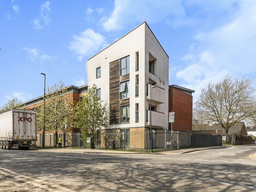 2 bed flat to rent in Ordsall Lane, Salford, Greater Manchester M5 Zoopla