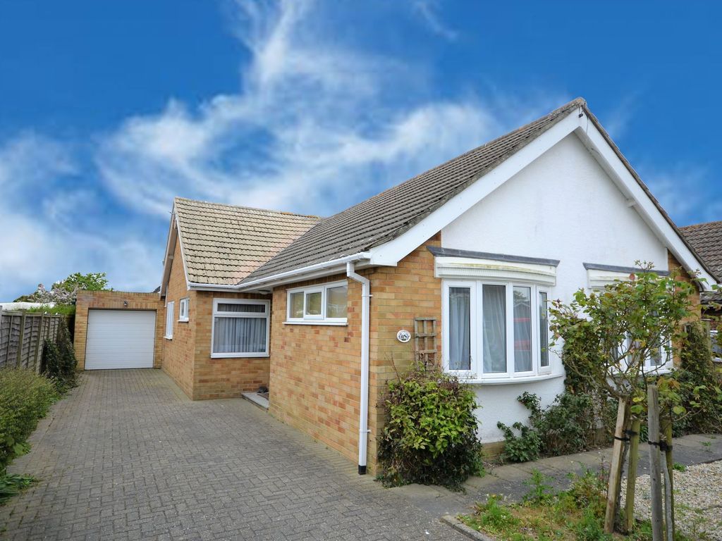 3 bed property for sale in Queens Road, Littlestone TN28 Zoopla