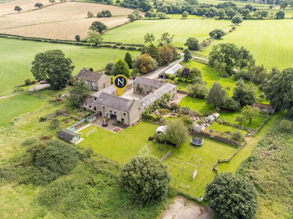5 bed barn conversion for sale in The Barn, Bowes Green Court,