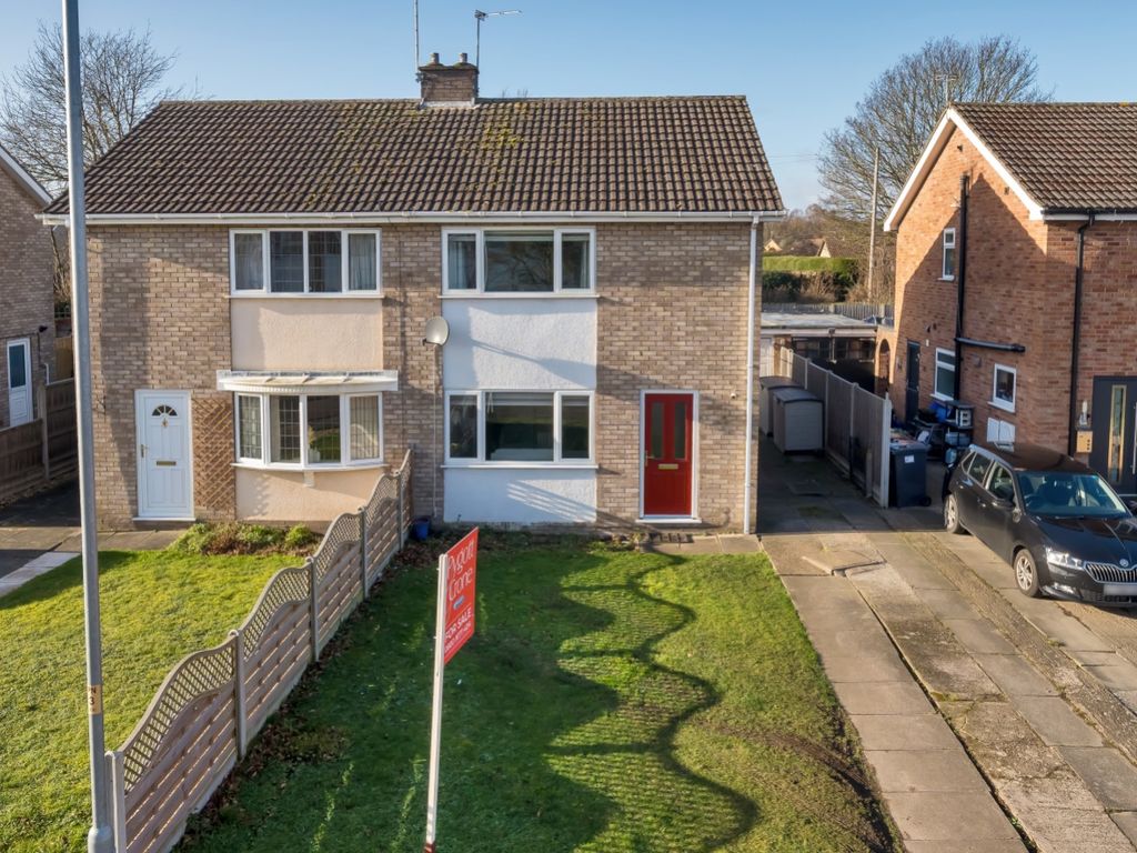 3 bed semidetached house for sale in Middlebrook Road, Lincoln LN6, £