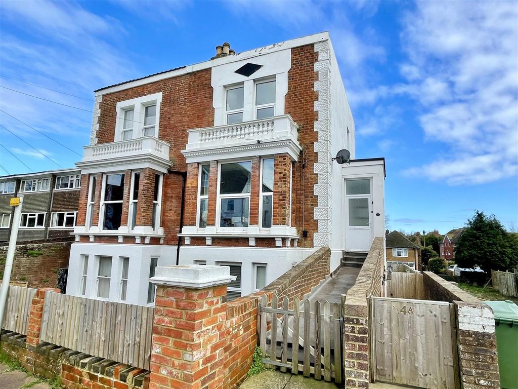 1 bed flat for sale in Fairmount Road, BexhillOnSea TN40, £239,950 Zoopla
