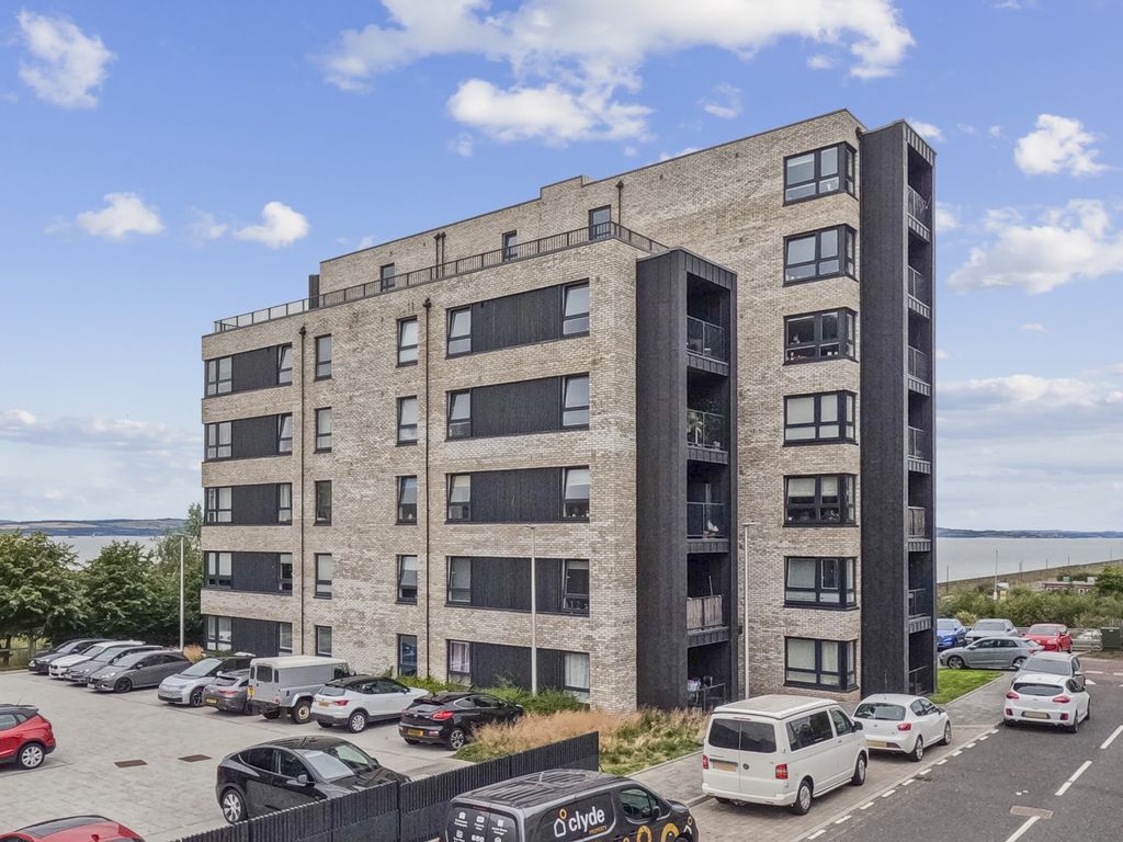 2 bed flat for sale in Kingsburgh Crescent, Granton, Edinburgh EH5, £