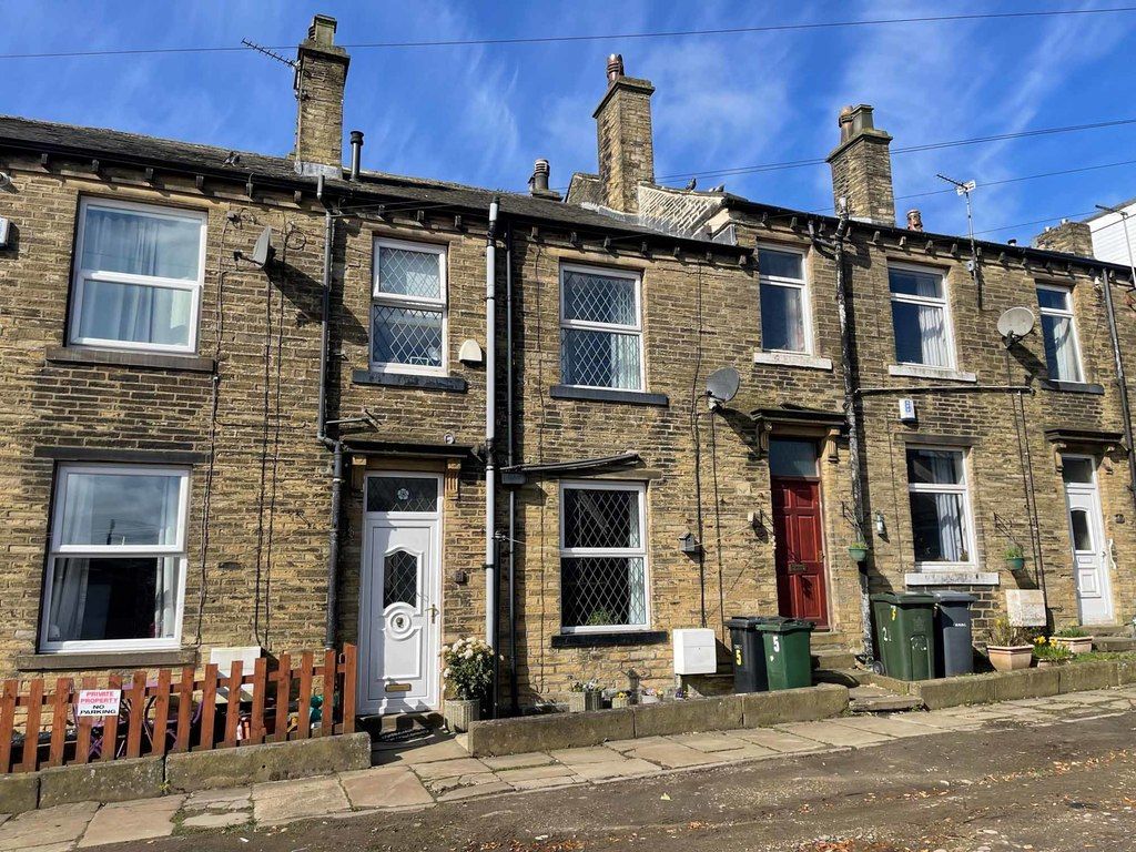 2 bed terraced house for sale in Albion Street, Queensbury, Bradford