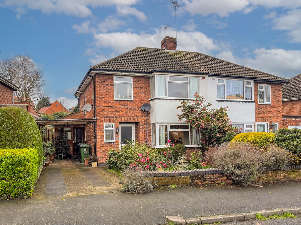 3 bed semidetached house for sale in Cliffe Way, Warwick CV34, £