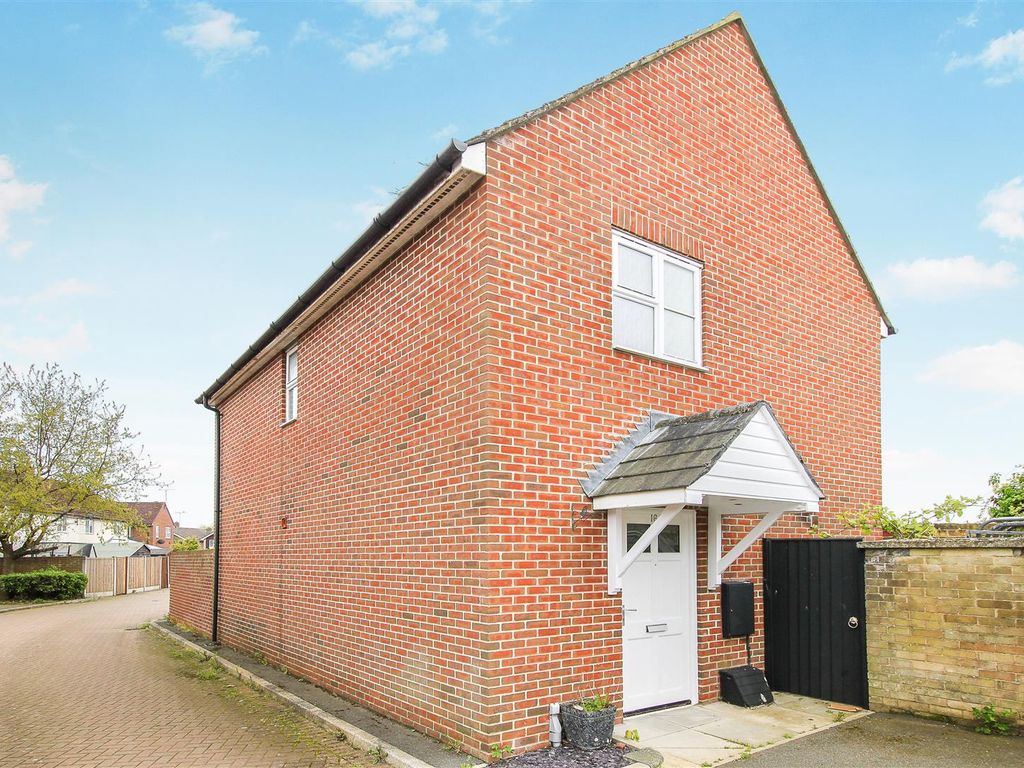 3 bed detached house for sale in Fox Hatch, Kelvedon Hatch, Brentwood CM15 Zoopla