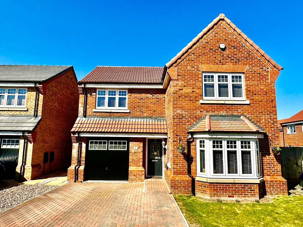 4 bed detached house for sale in Aveling Way, Shireoaks, Worksop S81
