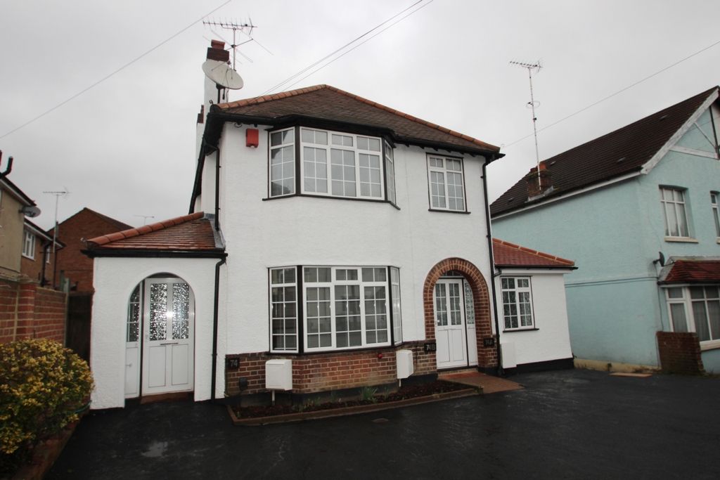 1 bed flat to rent in Perry Hall Road, Orpington BR6, £1,300 pcm Zoopla