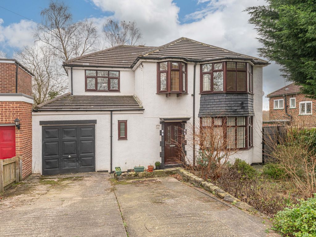 2 bed flat to rent in The Avenue, Alwoodley, Leeds LS17, £1,250 pcm