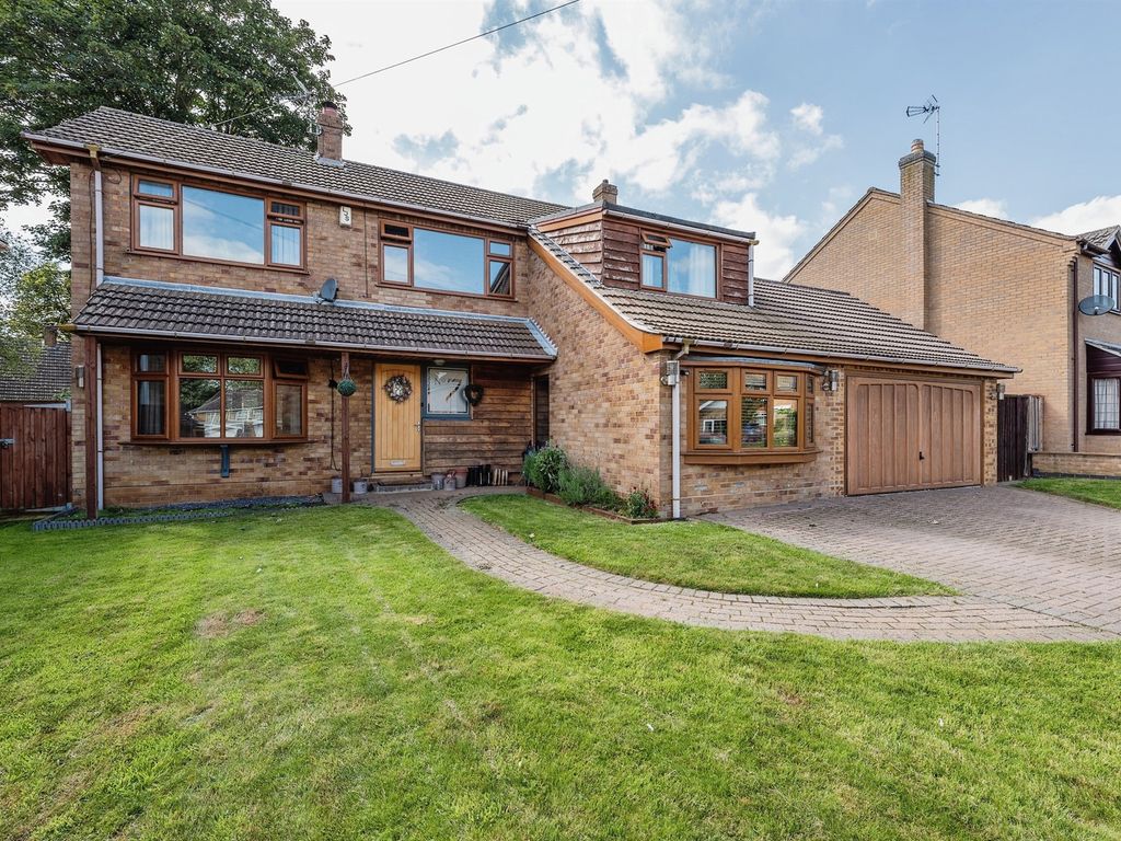 4 bed detached house for sale in Arnhem Drive, Caythorpe, Grantham NG32