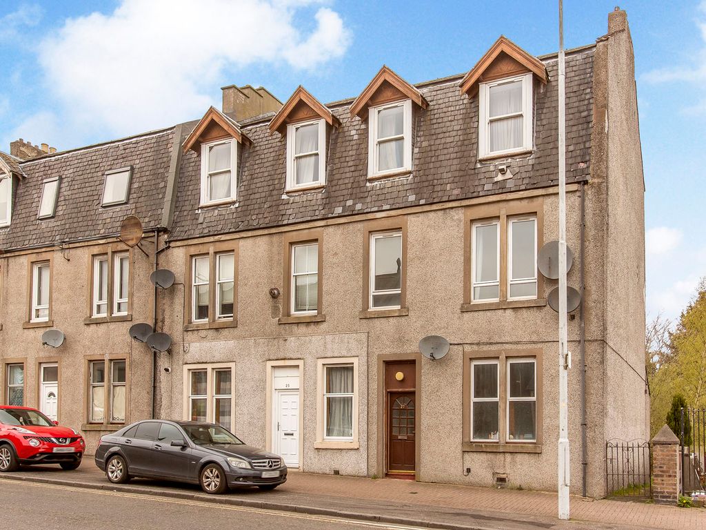 2 bed flat for sale in 17 Station Road, Kelty KY4, £60,000 Zoopla