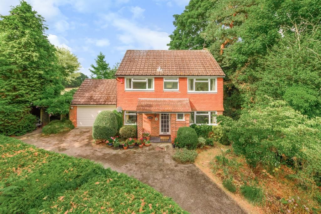 4 bed detached house for sale in Hook, Hampshire RG27 Zoopla