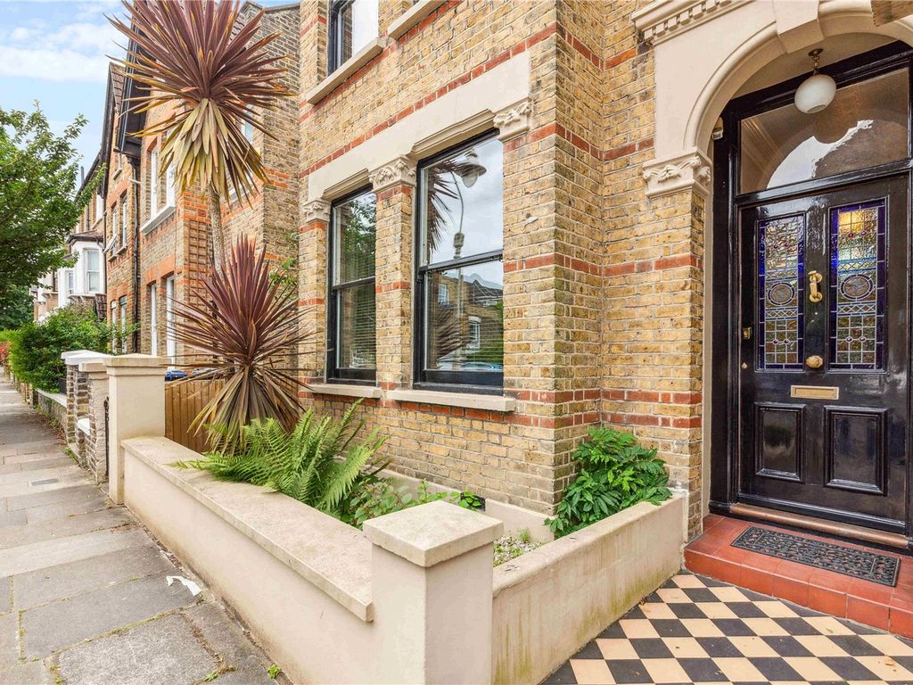 3 bed semidetached house for sale in Disraeli Road, London W5, £