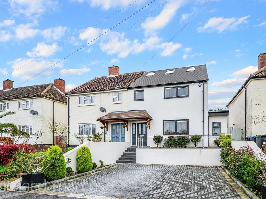 4 bed semidetached house for sale in Moor Lane, Chessington KT9, £