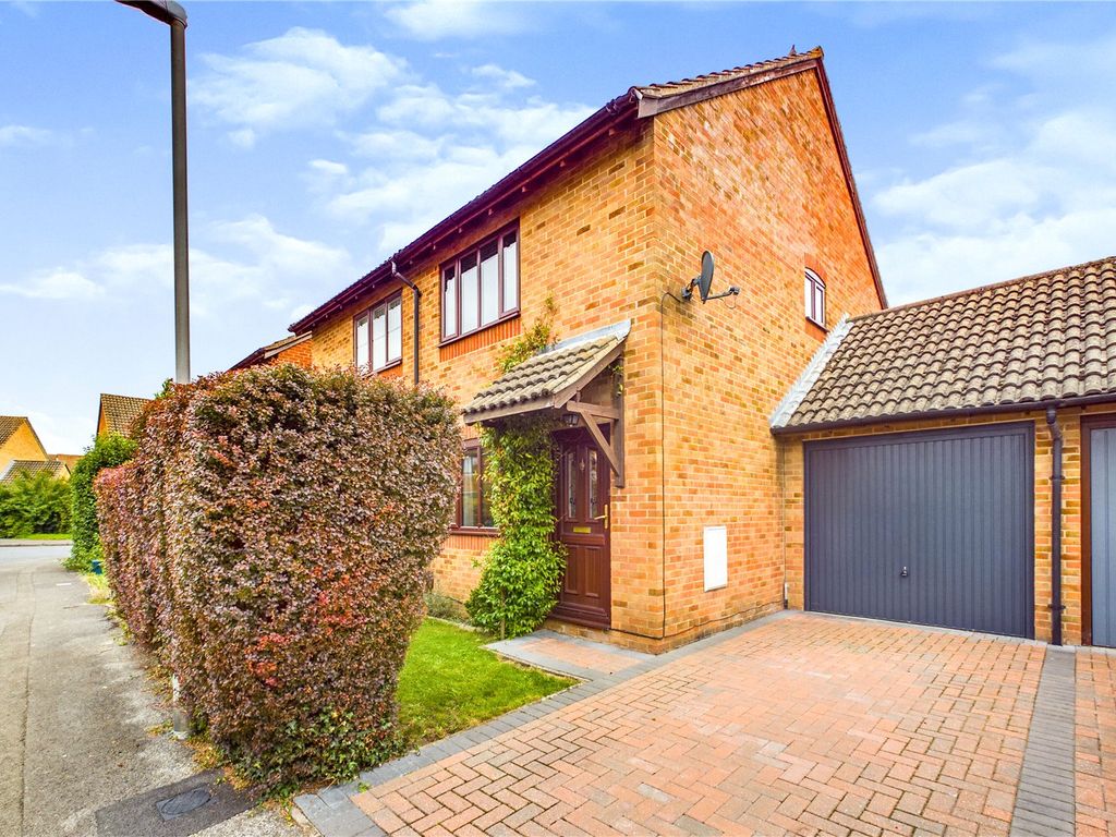 2 bed semidetached house for sale in Peachey Drive, Thatcham