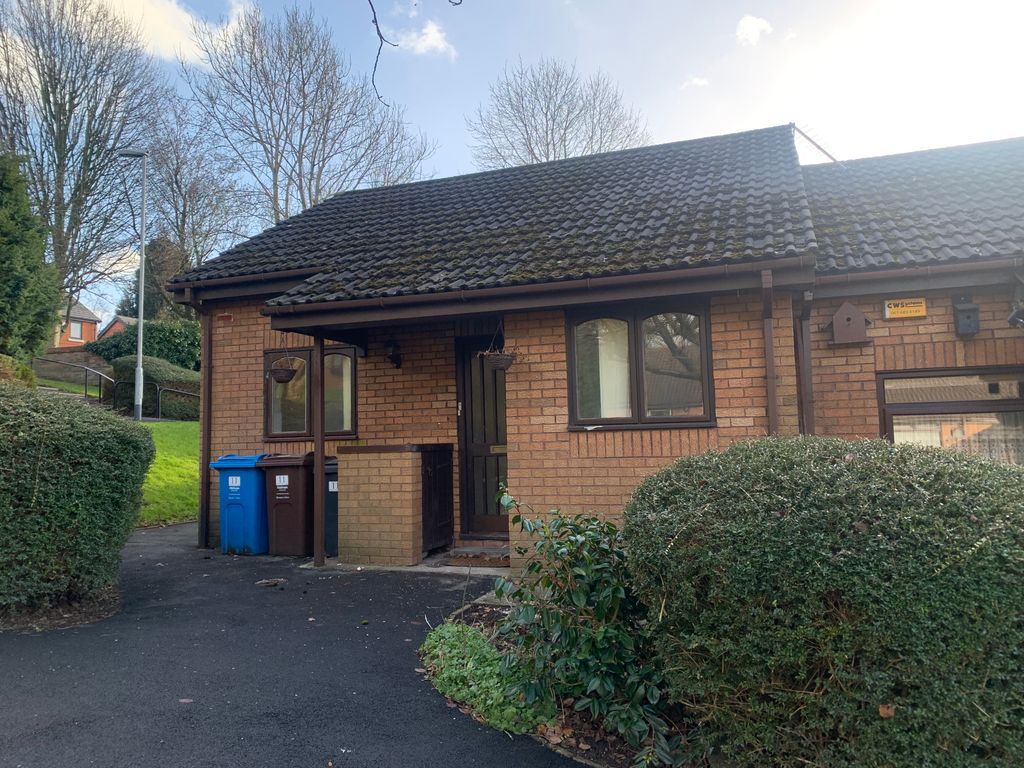 2 bed bungalow to rent in Woodfield Close, Oldham OL8 Zoopla