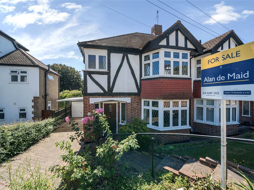 4 bed semidetached house for sale in Wood Lodge Lane, West Wickham BR4