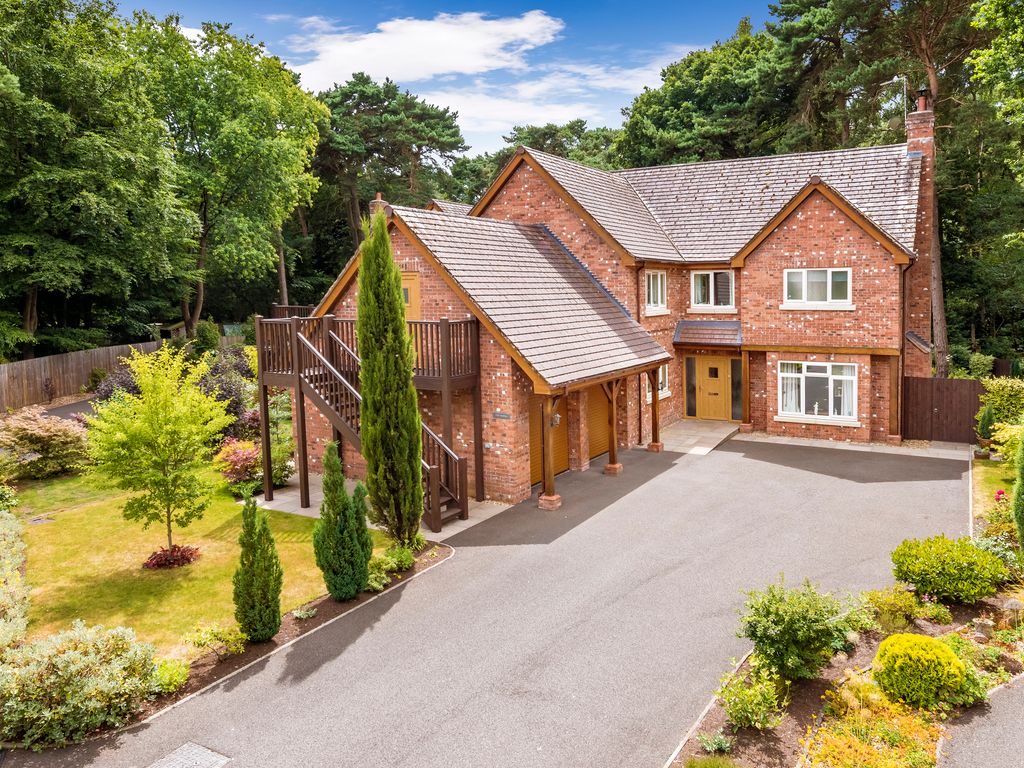 4 bed detached house for sale in Heathwood Road, Higher Heath