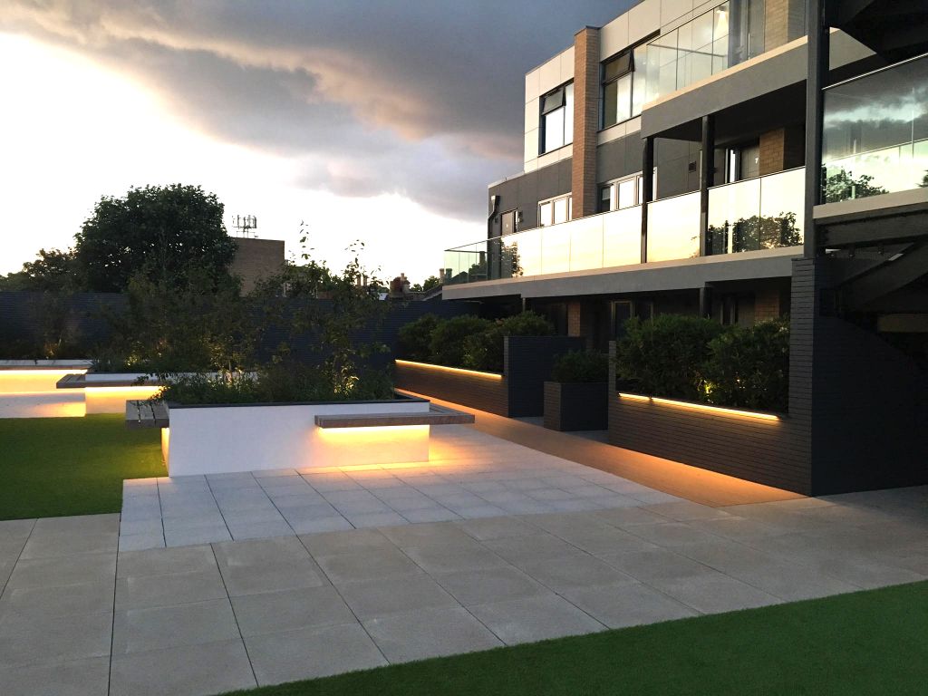 2 bed flat for sale in Russell Houseflat 2, Russell House, 1A