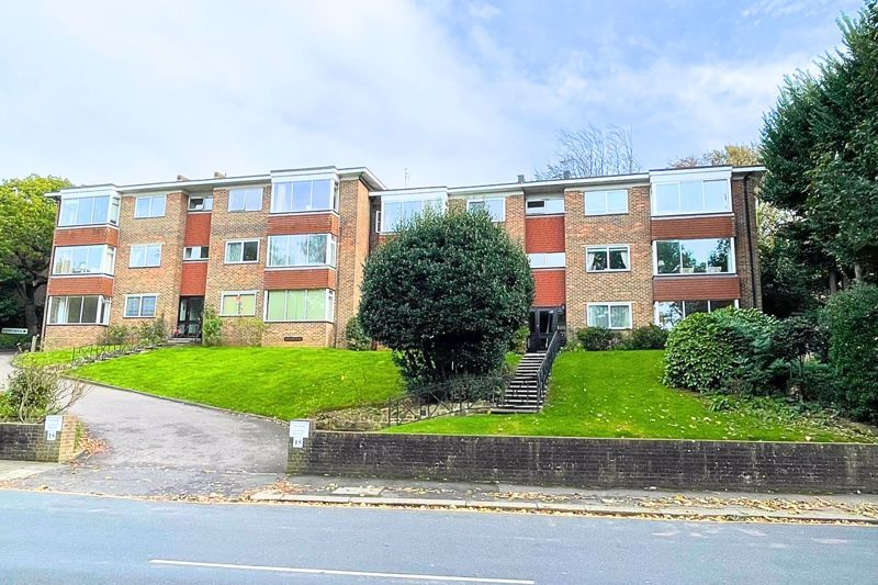 2 bed flat for sale in Goldstone Crescent, Hove BN3, £425,000 Zoopla