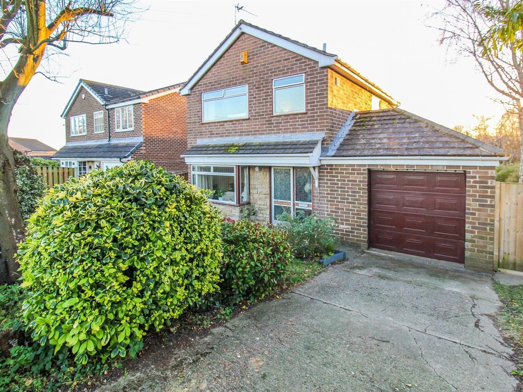 3 bed detached house for sale in Baker Lane, Stanley, Wakefield WF3, £