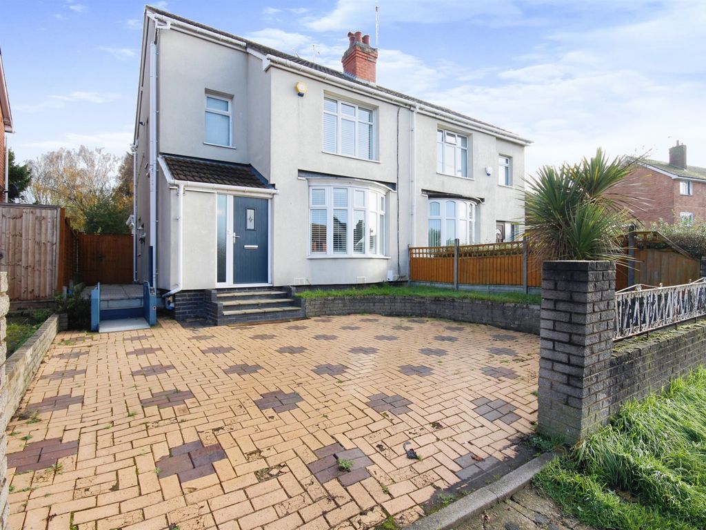 3 bed semidetached house for sale in Aldermans Green Road, Aldermans