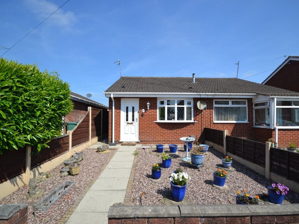 1 bed semidetached bungalow for sale in Meadowcroft, Radcliffe