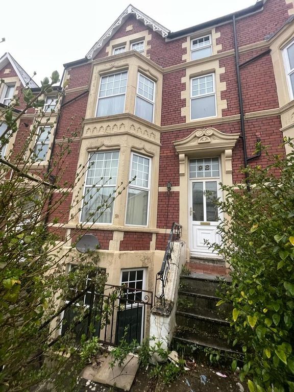 7 bed terraced house for sale in 92 Kingsland Crescent, Barry, South