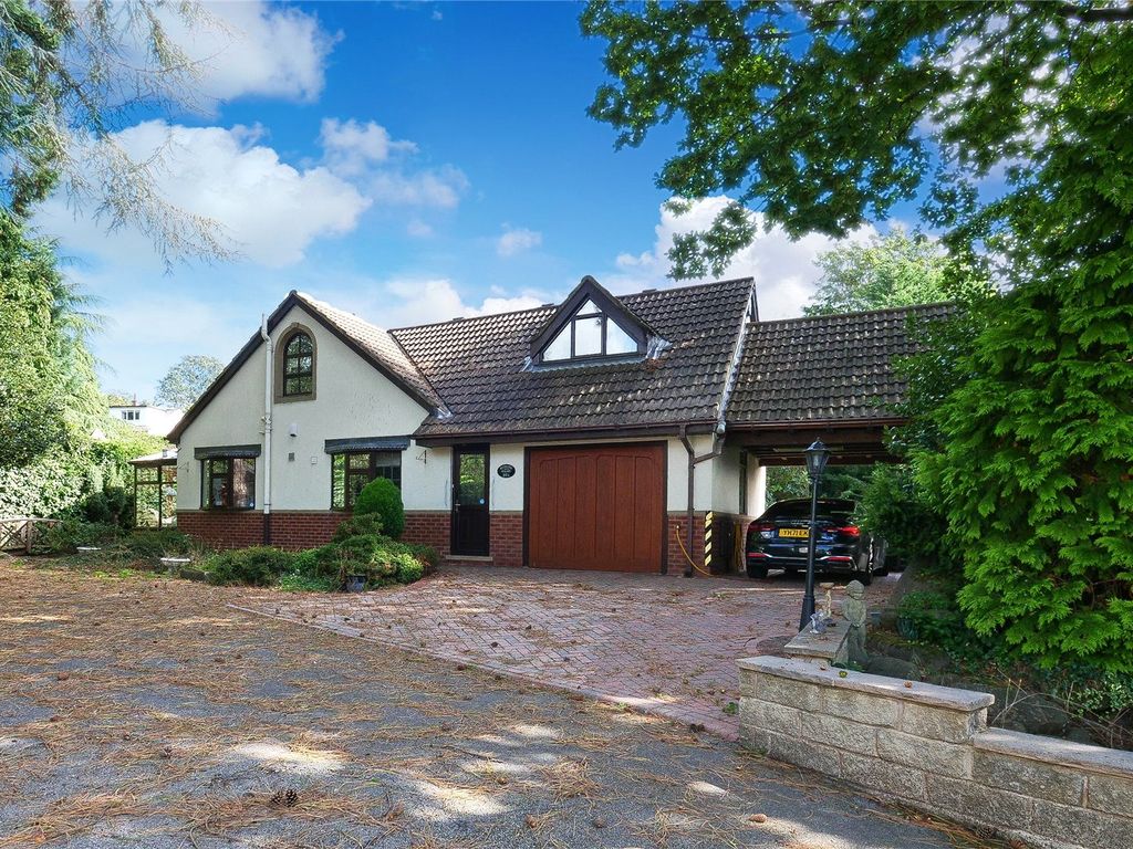 4 bed detached house for sale in Station Road, Baildon, Shipley, West Yorkshire BD17, £575,000