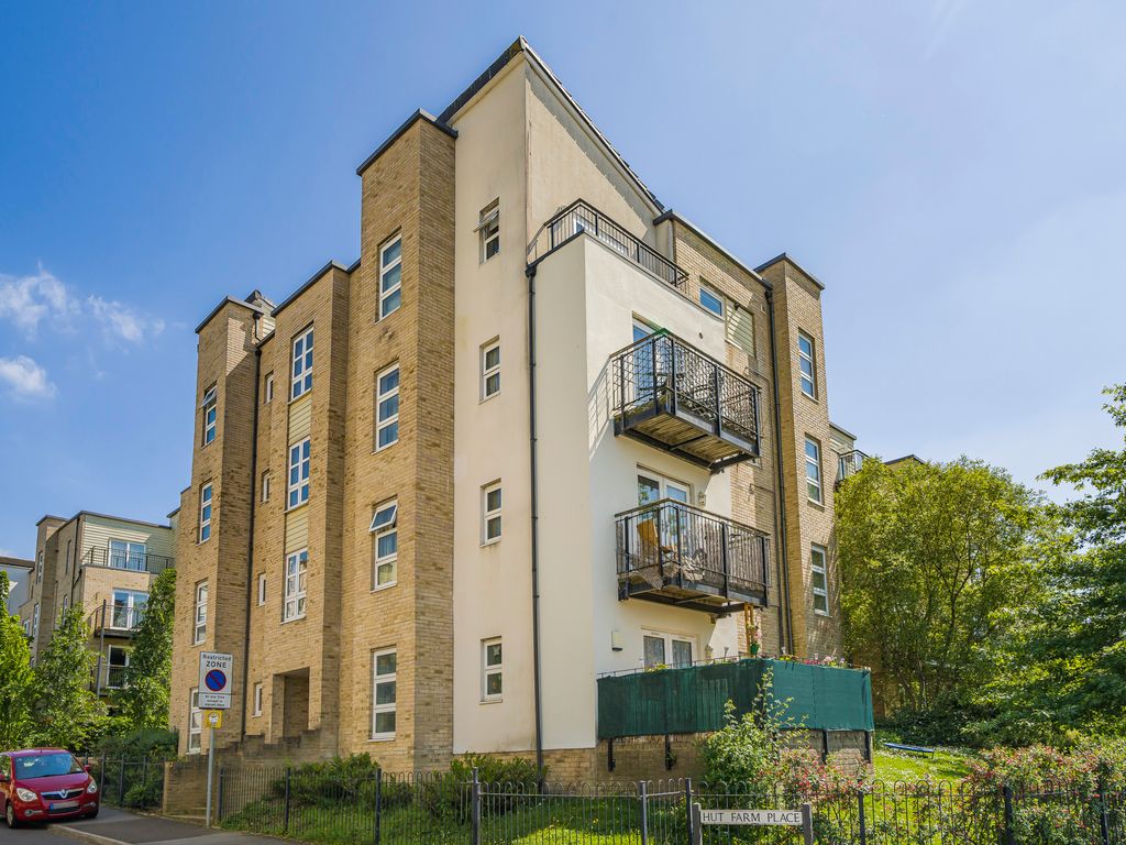 2 bed flat for sale in Hut Farm Place, Chandler's Ford, Eastleigh SO53