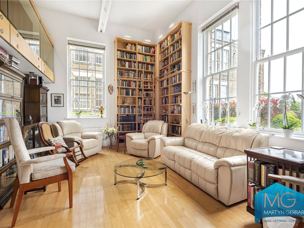 3 bed flat for sale in Princess Park Manor, Royal Drive, London N11