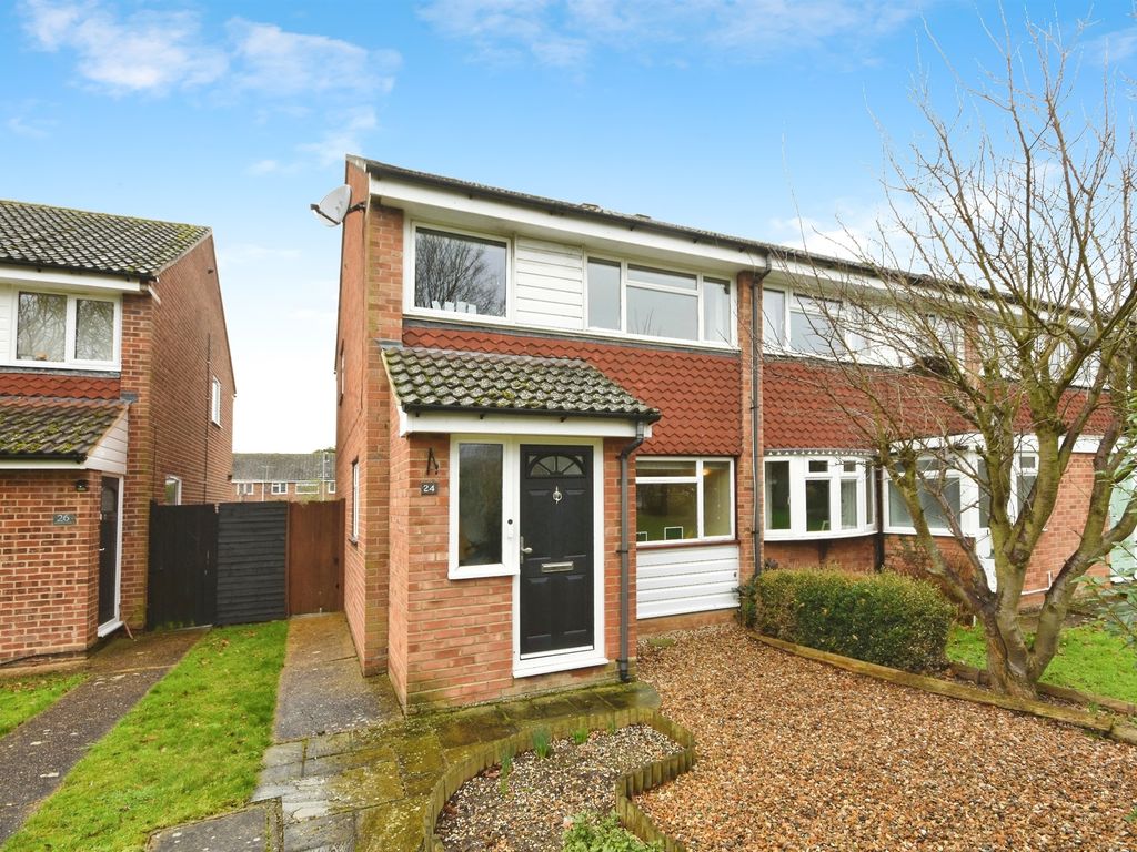 3 bed end terrace house for sale in Swallow Path, Tile Kiln, Chelmsford