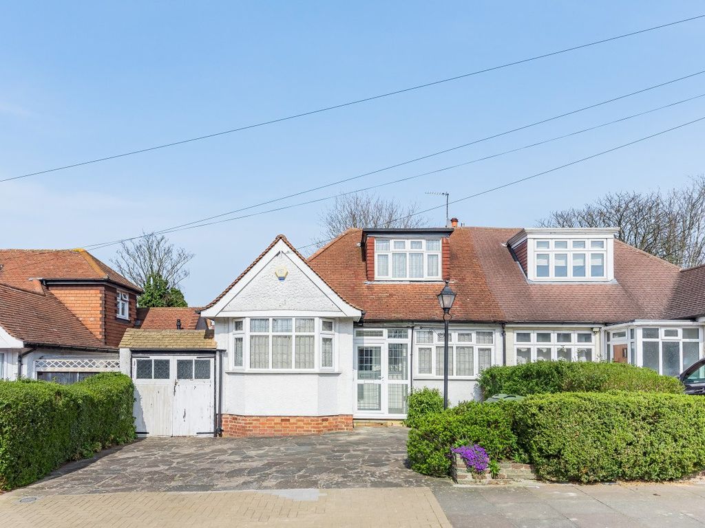 3 bed bungalow for sale in Lancing Road, Orpington BR6 Zoopla