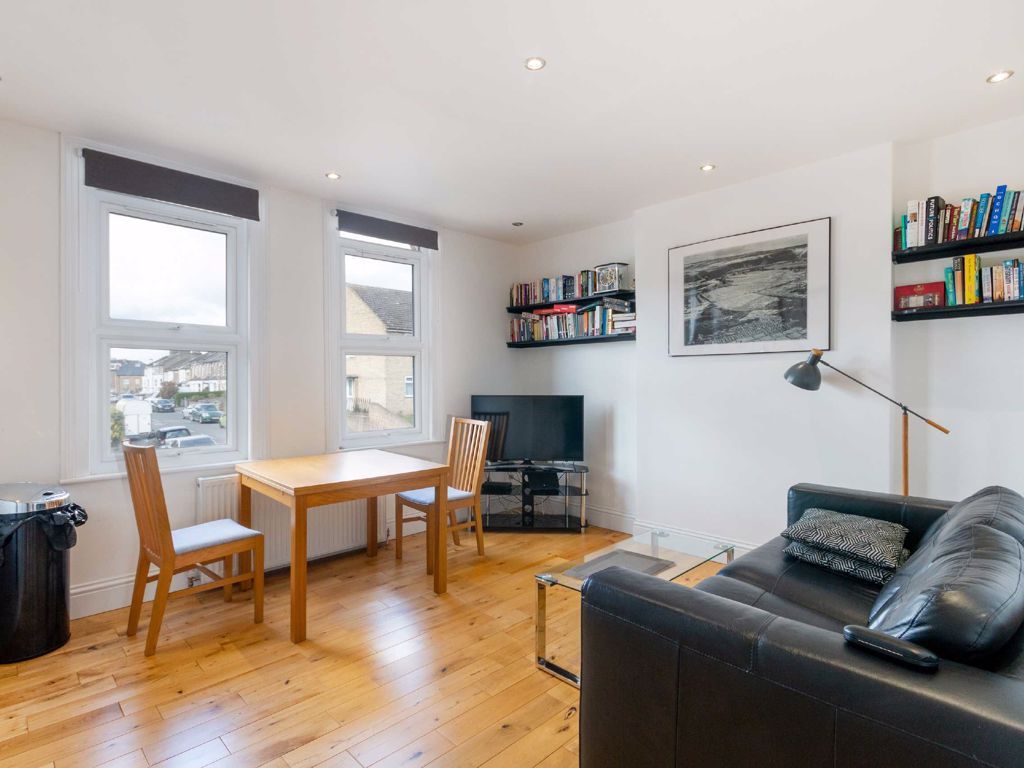 2 bed flat for sale in Faversham Road, London SE6 Zoopla