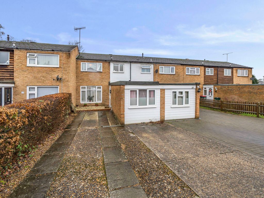 5 bed property for sale in 25 Dovedale Crescent, Crawley RH11 Zoopla