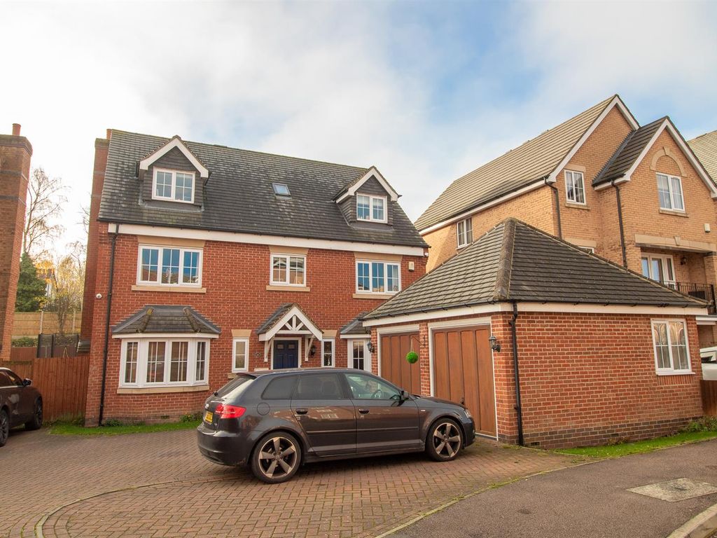 5 bed detached house for sale in Clovelly Drive, Mapperley, Nottingham