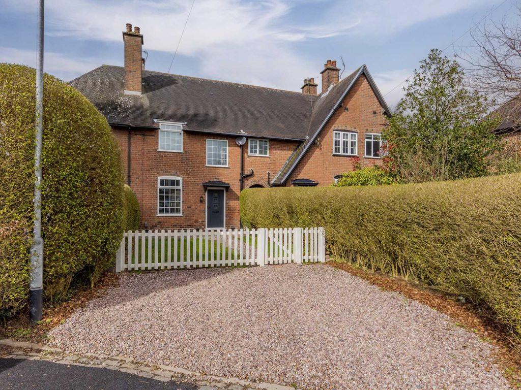 3 bed town house for sale in Barnfield, Penkhull ST4 Zoopla