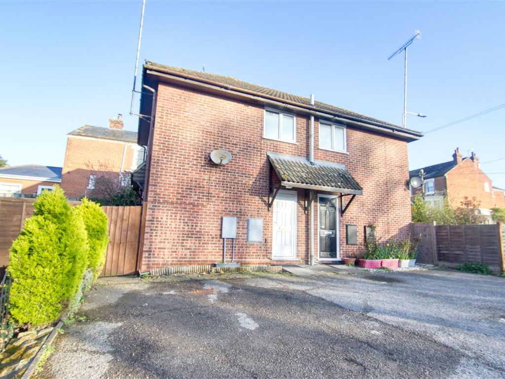 2 bed semidetached house for sale in Old Heath Road, Colchester CO2
