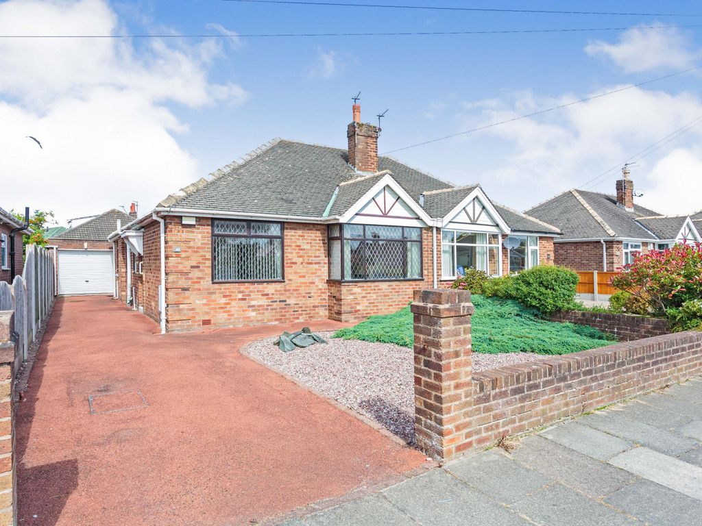 2 bed semidetached bungalow for sale in Alexandra Rd, Thornton