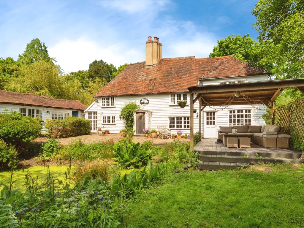 4 bed detached house for sale in Woodmans Green Road, Whatlington