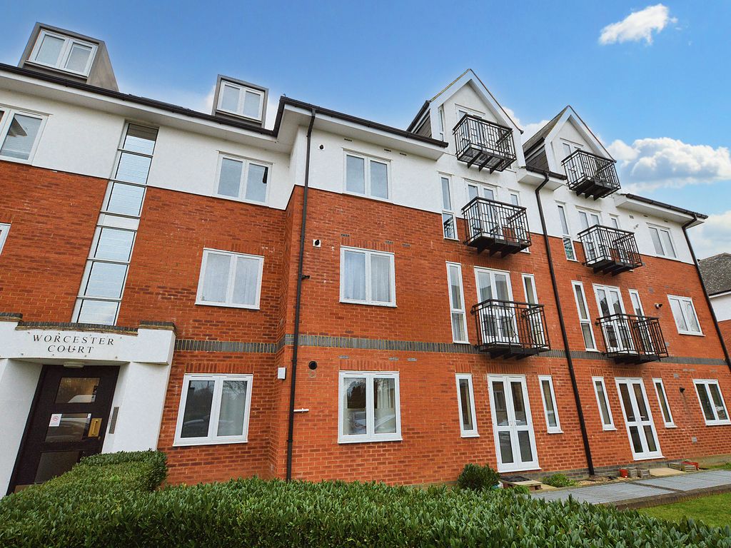 1 bed flat to rent in Park View Close, St Albans AL1, £1,100 pcm Zoopla