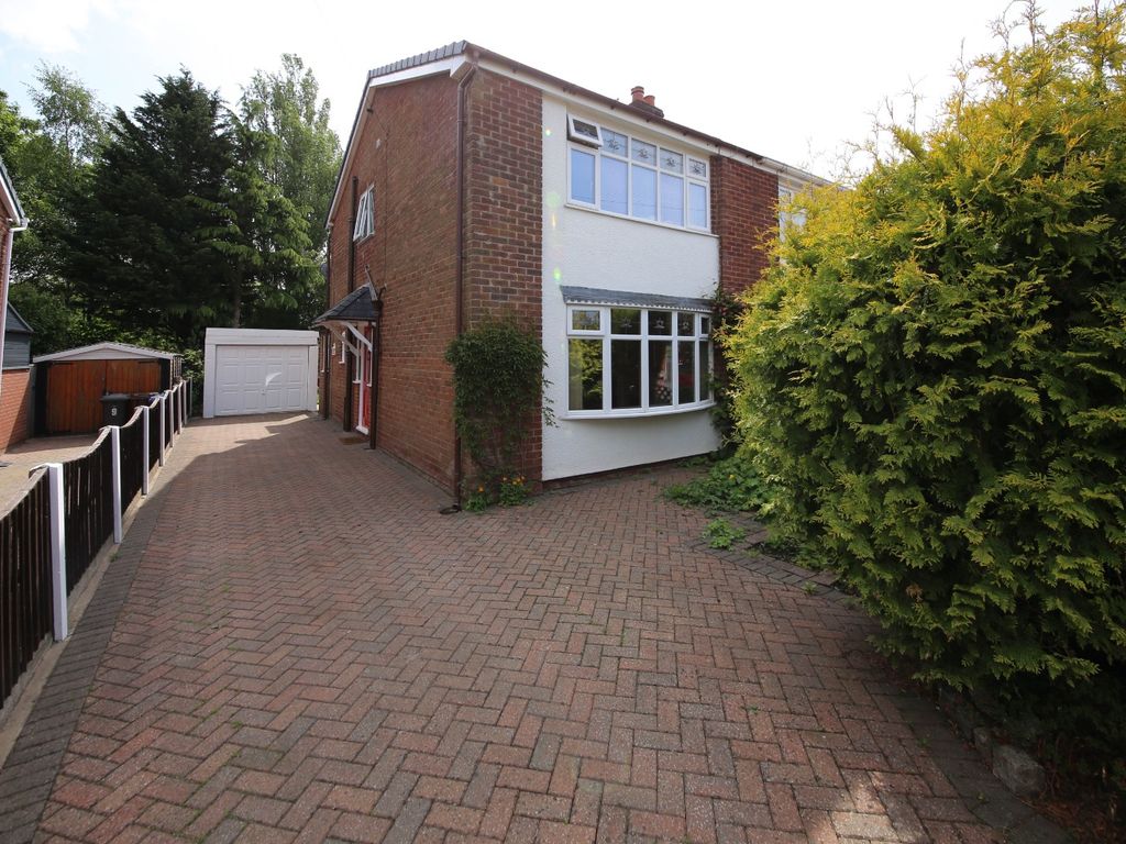 3 bed semidetached house for sale in Brookside Road, Standish, Wigan