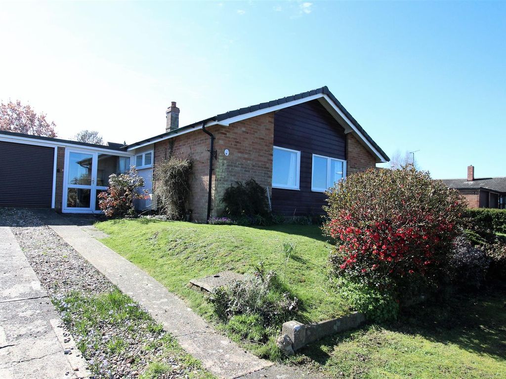 3 bed detached bungalow for sale in Grinstead Gardens, Needham Market