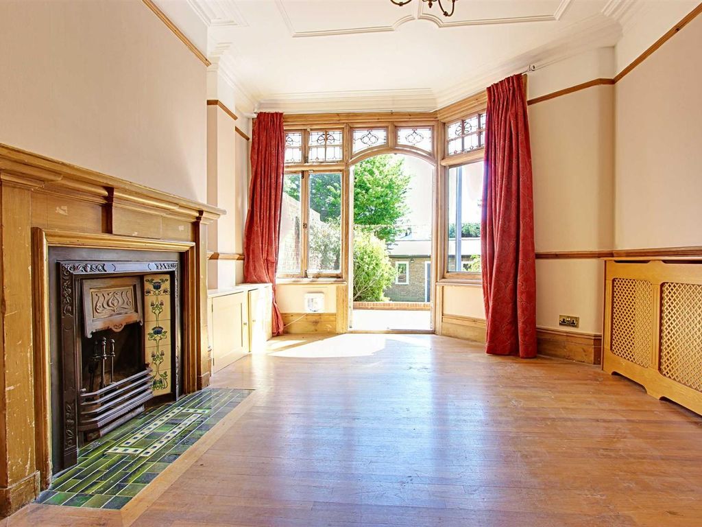 2 bed flat for sale in Derwent Road, London N13 Zoopla