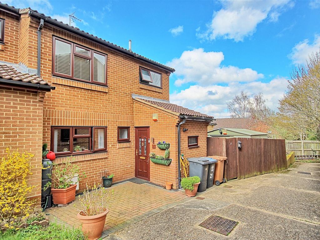 4 bed end terrace house for sale in Uplands, Braughing, Ware SG11 Zoopla