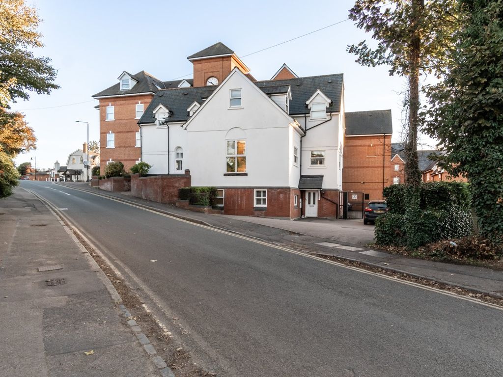 2 bed flat for sale in Bentfield Road, Stansted CM24 Zoopla