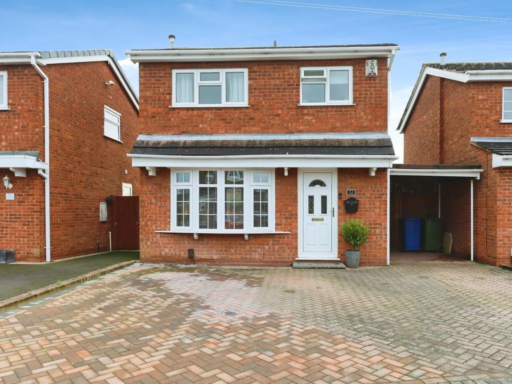 3 bed detached house for sale in Gawsworth, Tamworth B79, £300,000 Zoopla